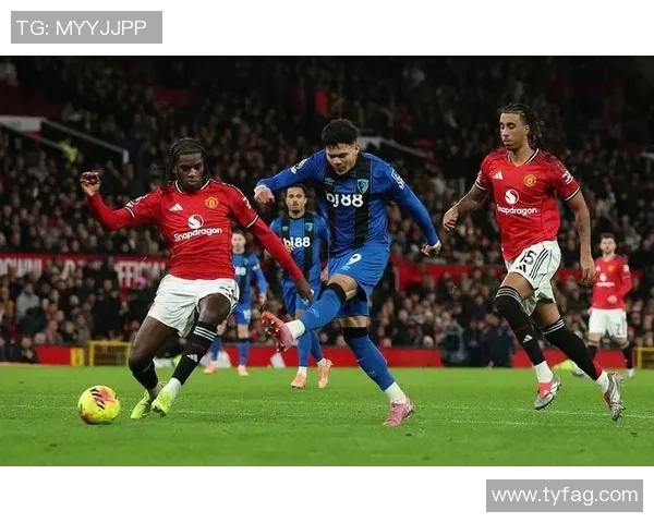 欧冠激战那不勒斯6比2狂胜多特蒙德帽子戏法引爆全场转会传闻不断