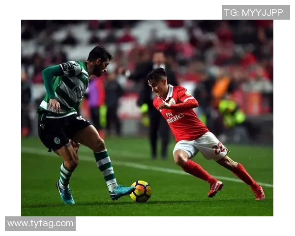 意甲精彩对决：里昂与本菲卡战成平局绝杀瞬间引发全场欢呼