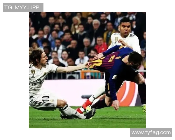 中超激战皇马险胜AC米兰红牌事件引发全场热议与争议