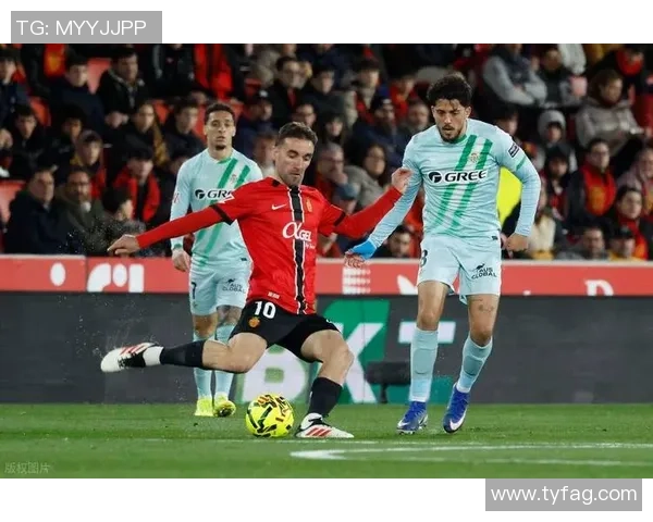 足总杯惊天逆转巴黎圣日耳曼6比2狂胜里昂全场沸腾集锦回顾