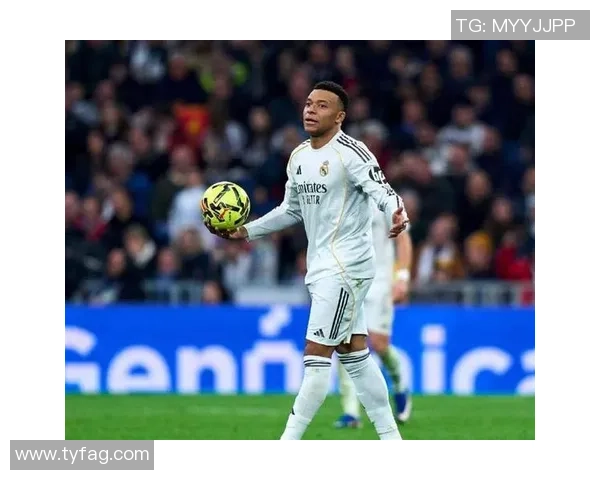 世界杯精彩对决皇马完胜曼联绝杀瞬间引发全场狂欢数据分析揭秘