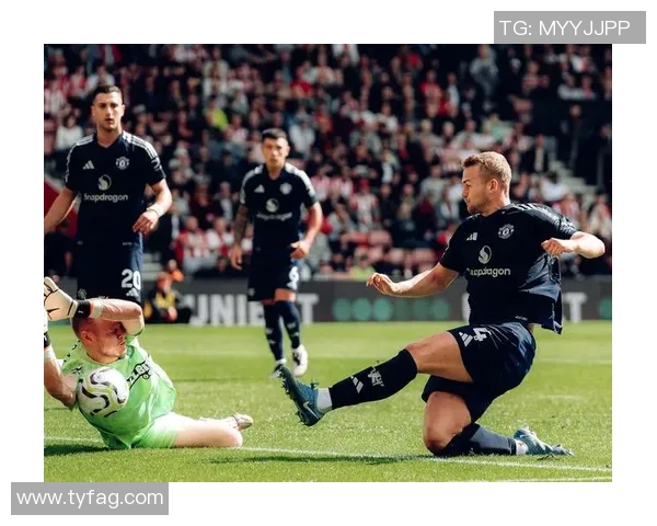 意甲焦点战平局收官皇马曼联点球大战引发争议判罚全场沸腾